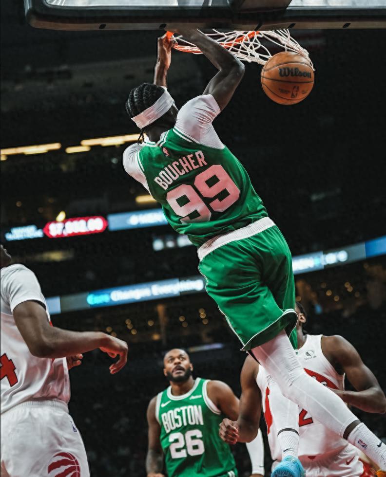 开云官网-包含转会期NBA季后赛焦点战,波士顿凯尔特人绝杀压哨,气氛紧张,纪律约束更严格的词条